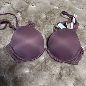 Brand New Victoria secret push up bra. Size 32B